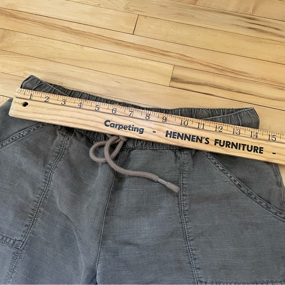 C&C California Linen Drawstring Pants in green - Picture 5 of 8